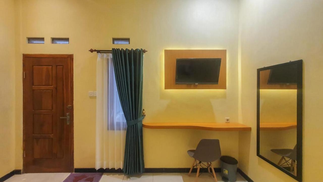 Urbanview Hotel Sakura Kampung Inggris Pare By Reddoorz Exteriér fotografie