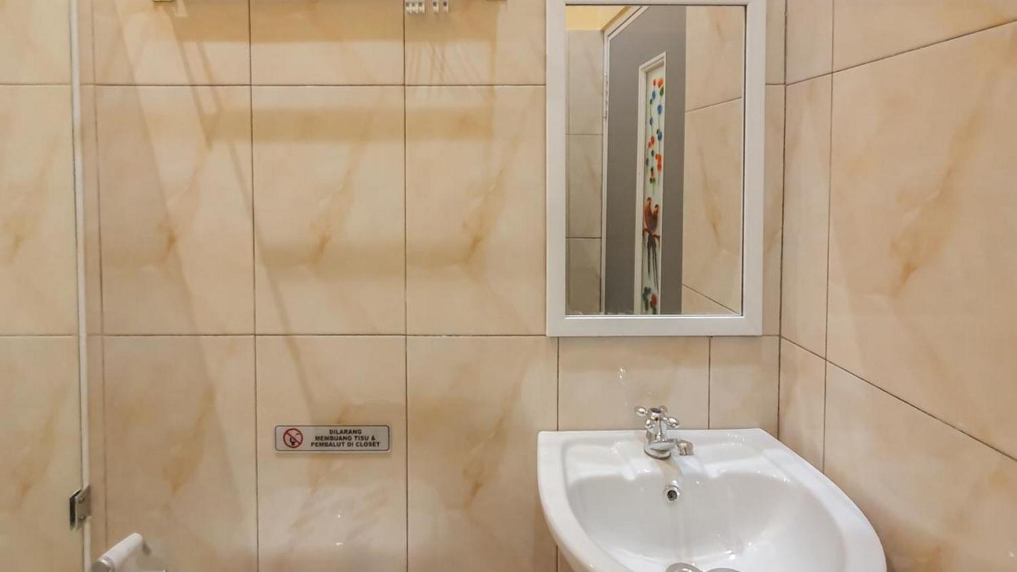Urbanview Hotel Sakura Kampung Inggris Pare By Reddoorz Exteriér fotografie
